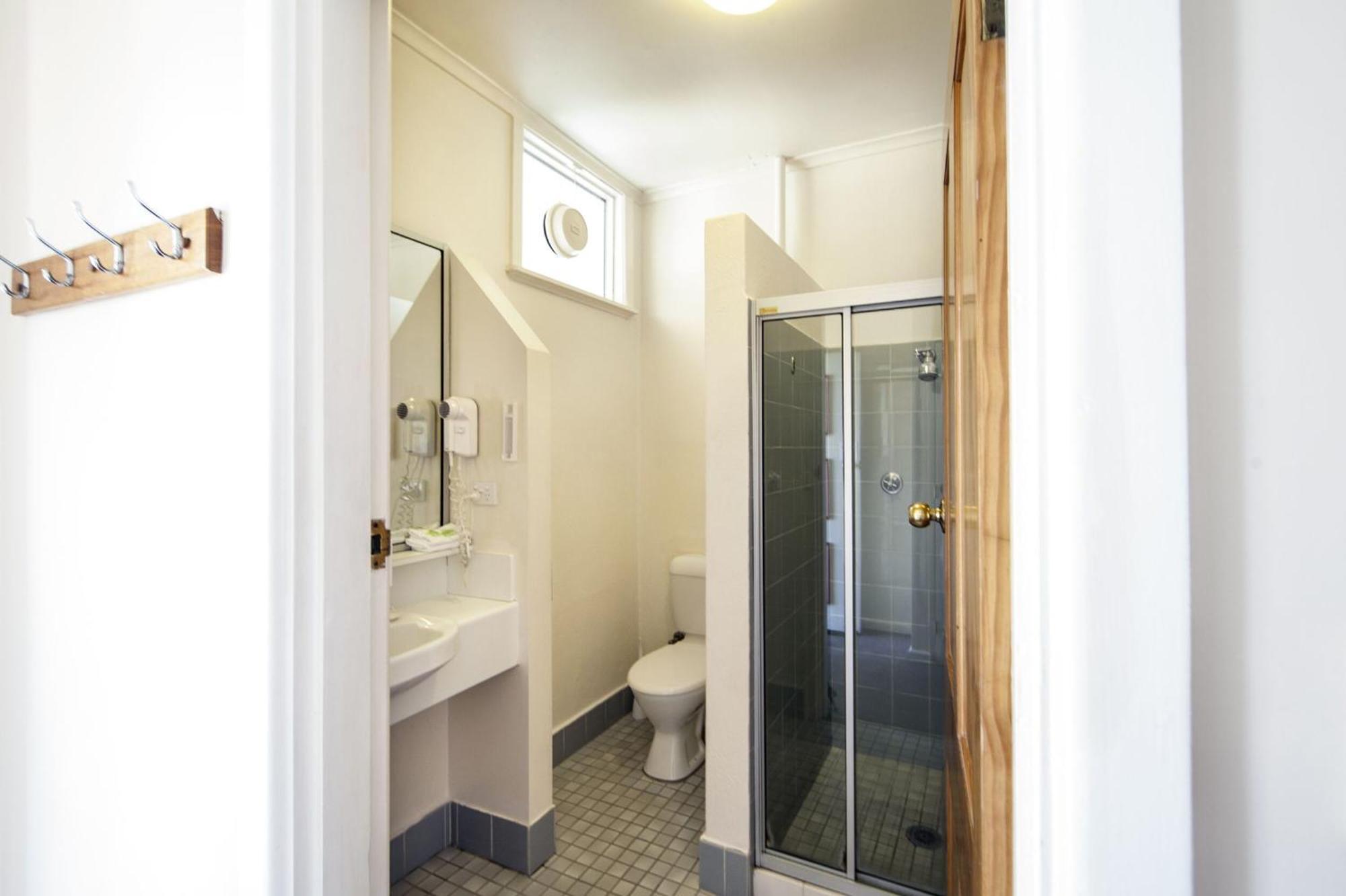 Redhill Cooma Motor Inn المظهر الخارجي الصورة