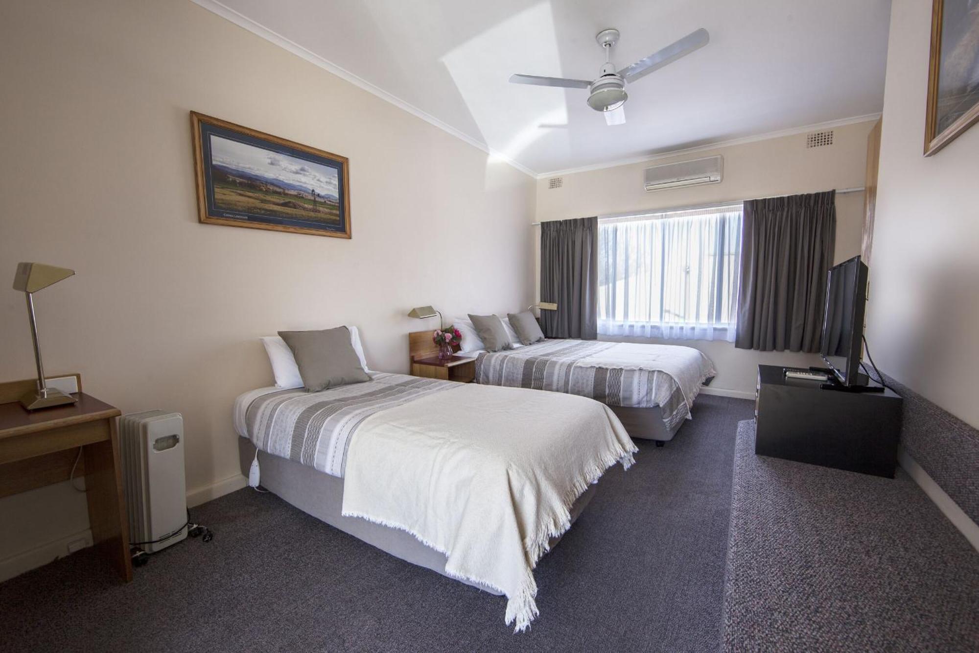Redhill Cooma Motor Inn المظهر الخارجي الصورة
