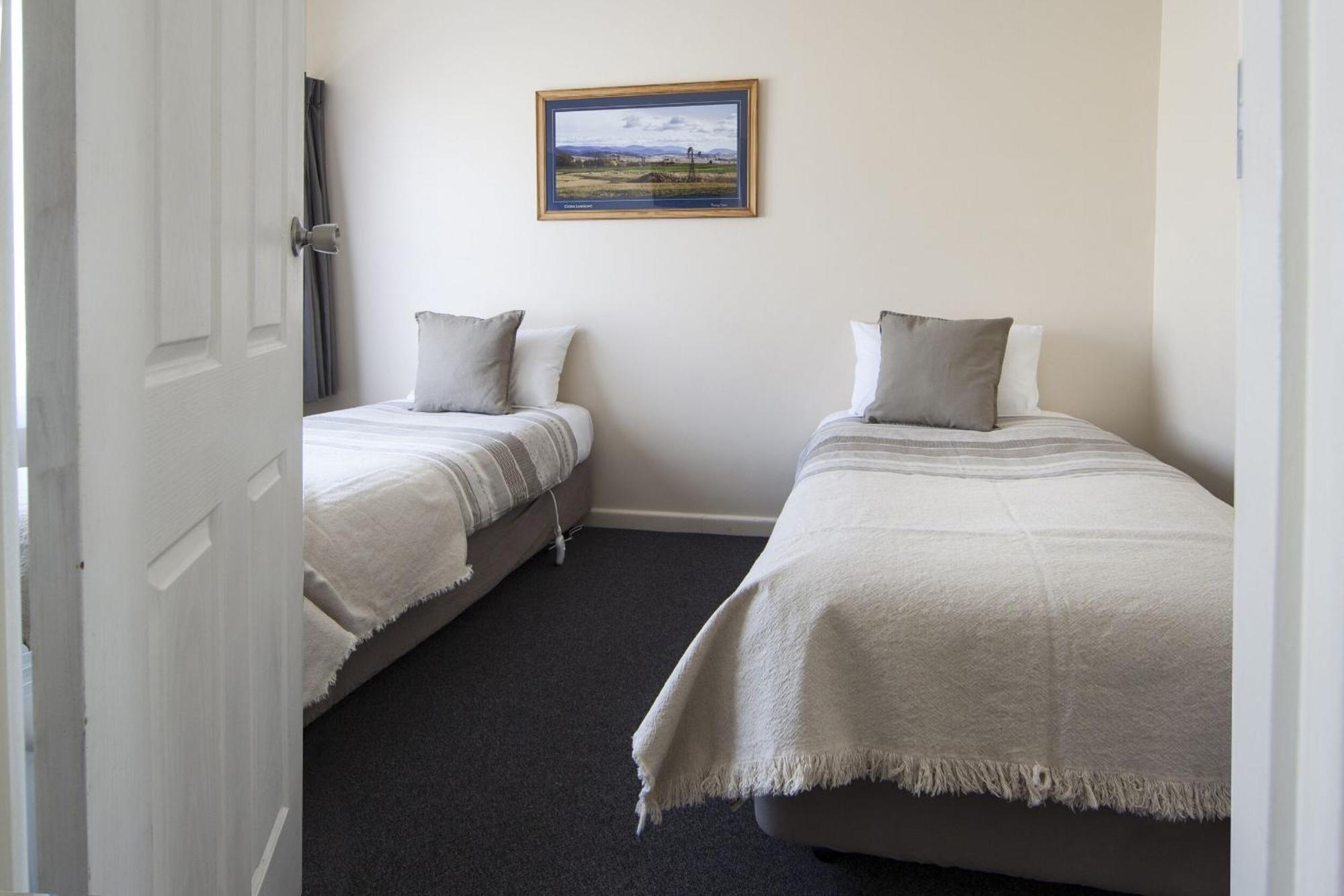 Redhill Cooma Motor Inn المظهر الخارجي الصورة
