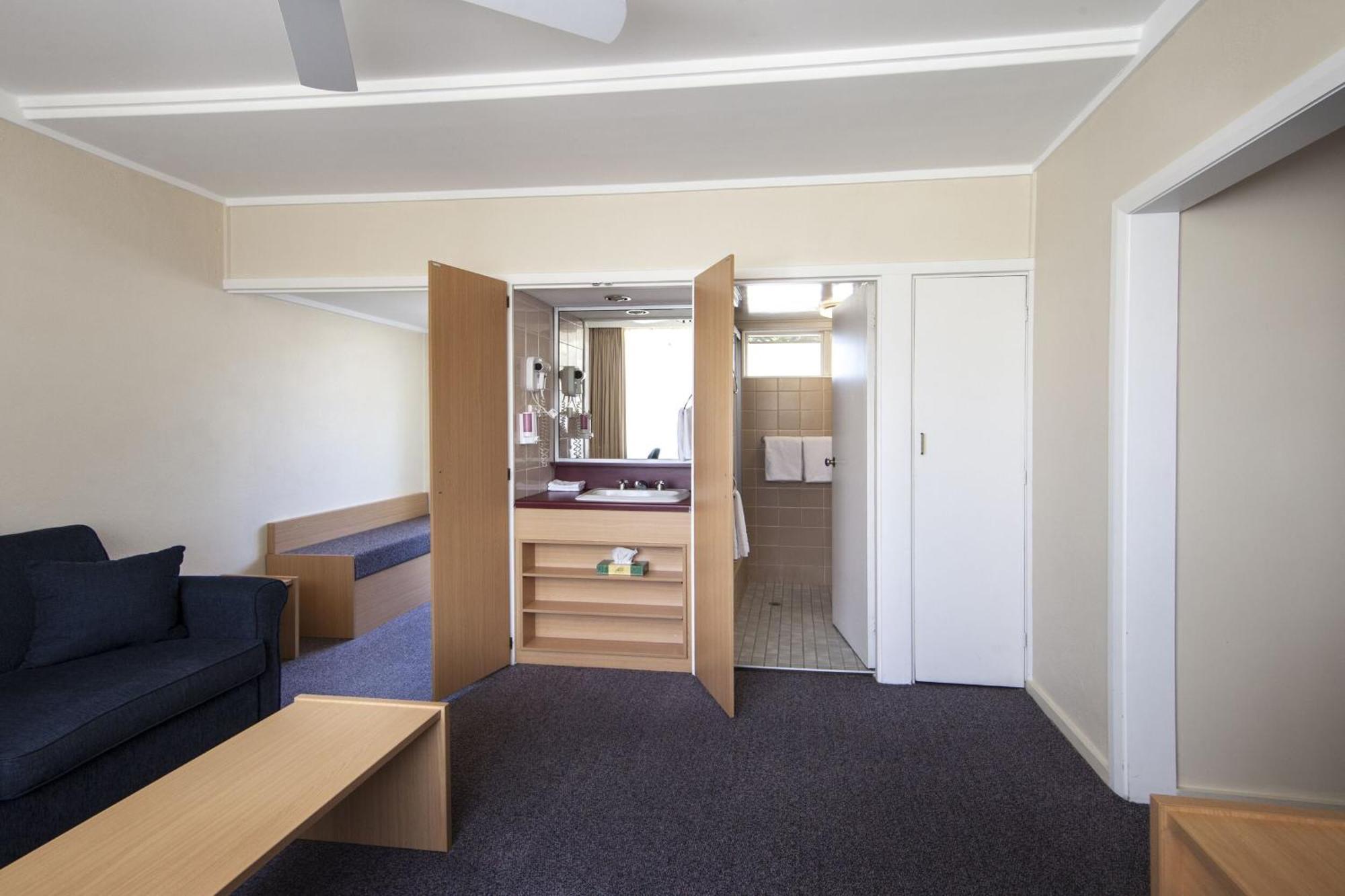 Redhill Cooma Motor Inn المظهر الخارجي الصورة