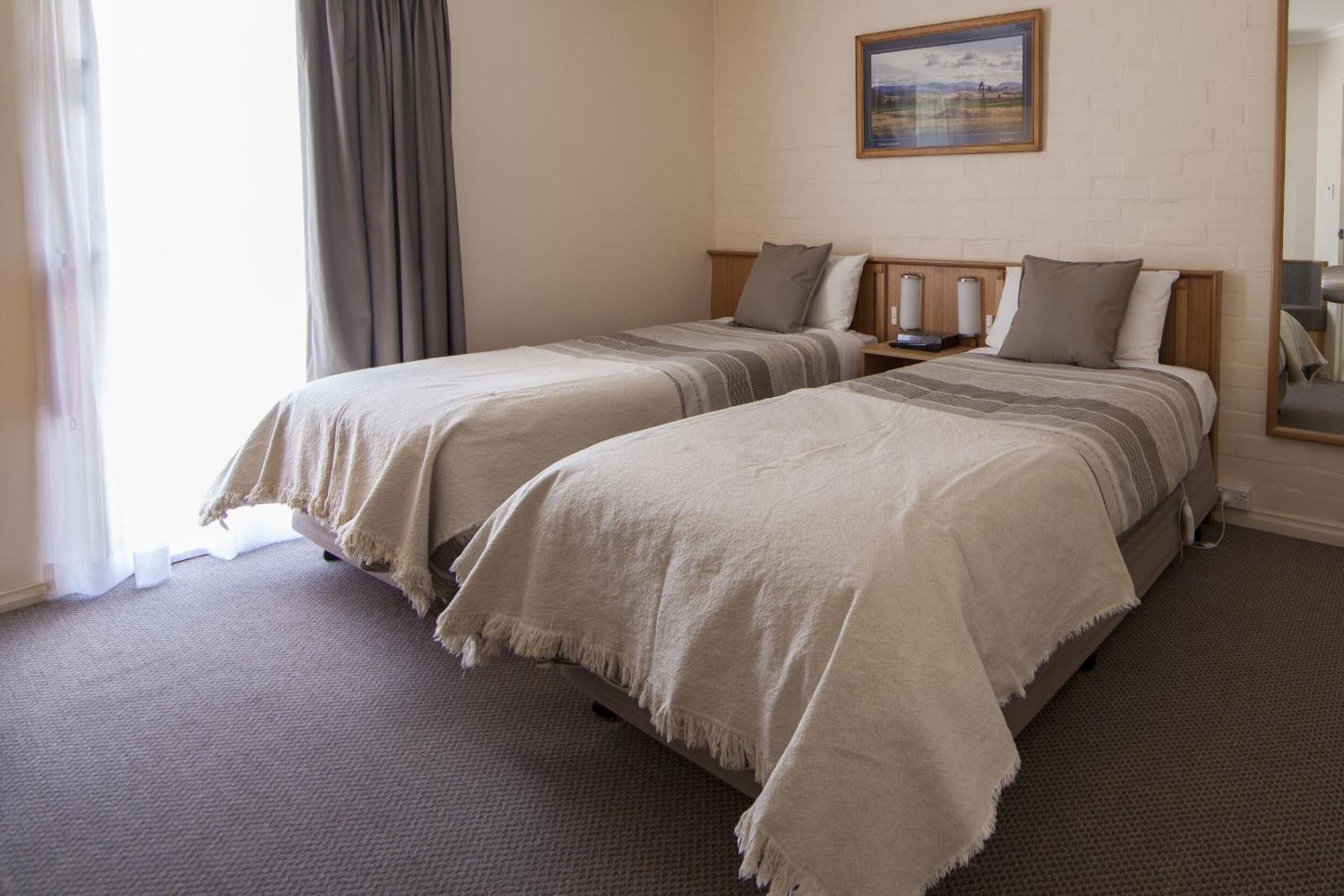 Redhill Cooma Motor Inn المظهر الخارجي الصورة